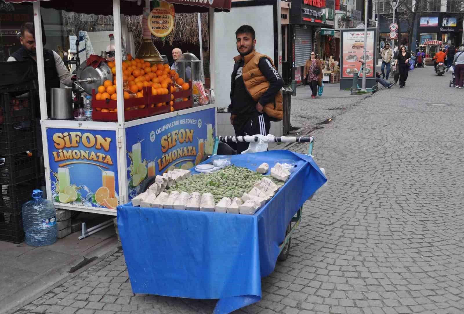 bilecik-haber_badem-kilosu-200-liradan-tezgahlarda-105916.jpg