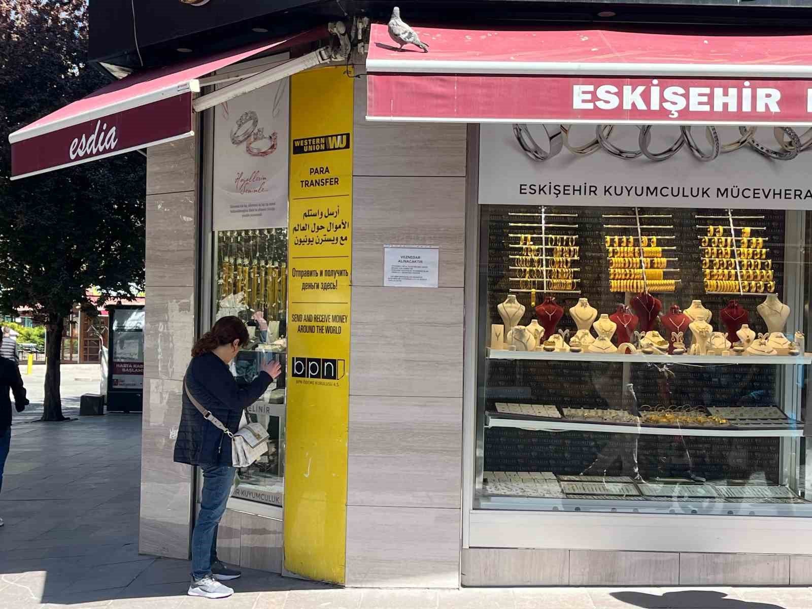 bilecik-haber_bayram-ve-iran-israil-gerginliginden-sonra-tavan-yapan-altin-piyasasi-hakkinda-ciftlere-uzman-uyarisi-107599.jpg