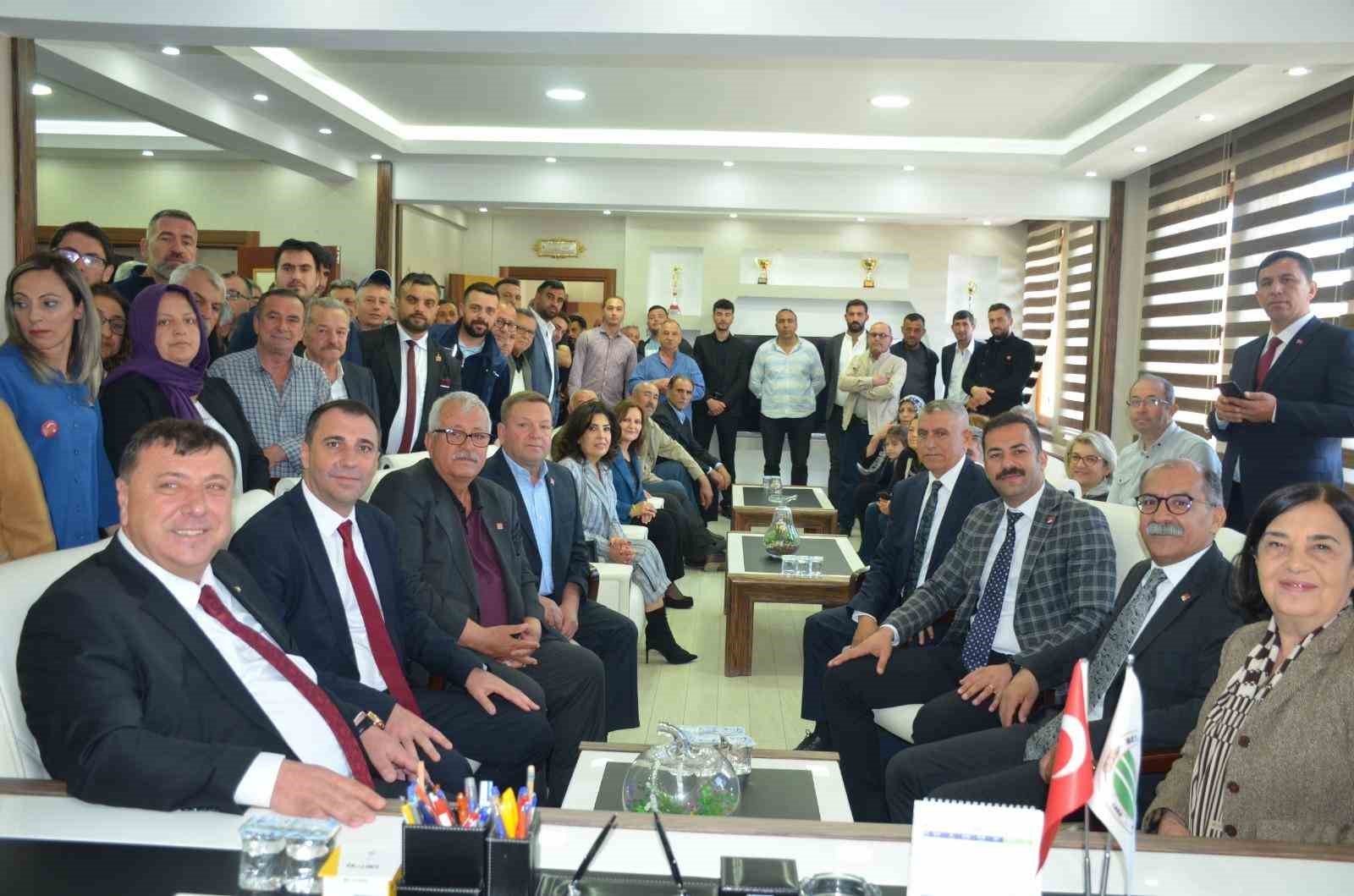 bilecik-haber_beylikova-nin-yeni-baskani-mazbatasini-aldi-106039.jpg