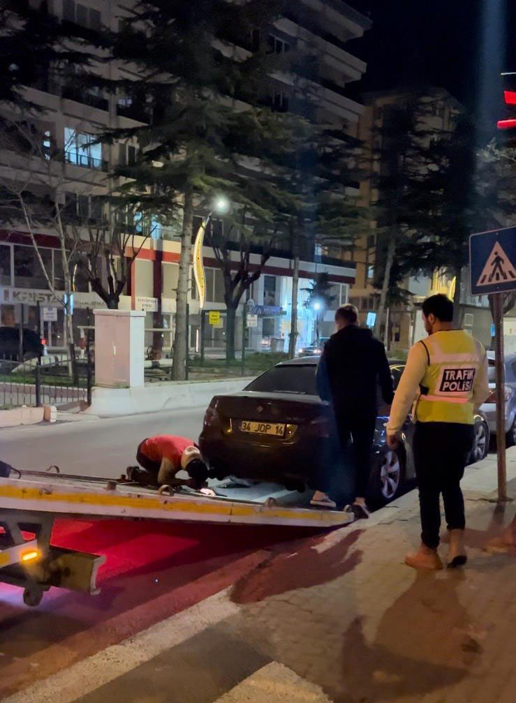 bilecik-haber_drift-atan-surucuyu-polis-affetmedi-106613.jpg