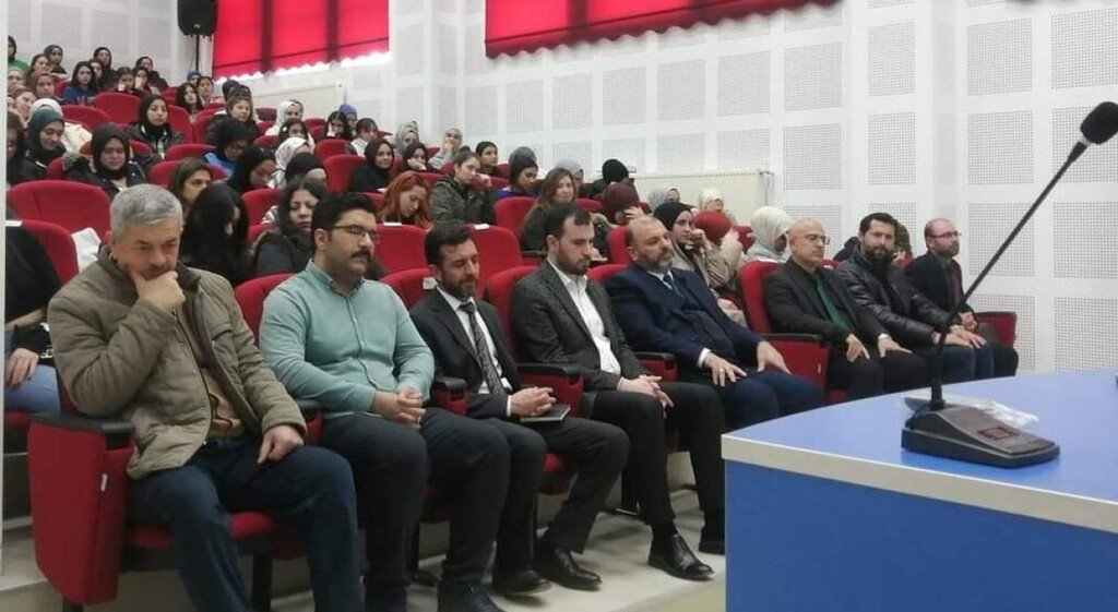 bilecik-haber_emet-myo-da-kutlu-bir-mevsim-ramazan-konulu-konferans-105325.jpg