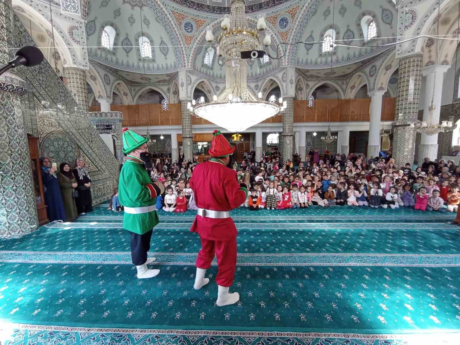 bilecik-haber_gediz-de-4-6-yas-grubu-ogrenciler-icin-ramazan-senligi-106551.jpg