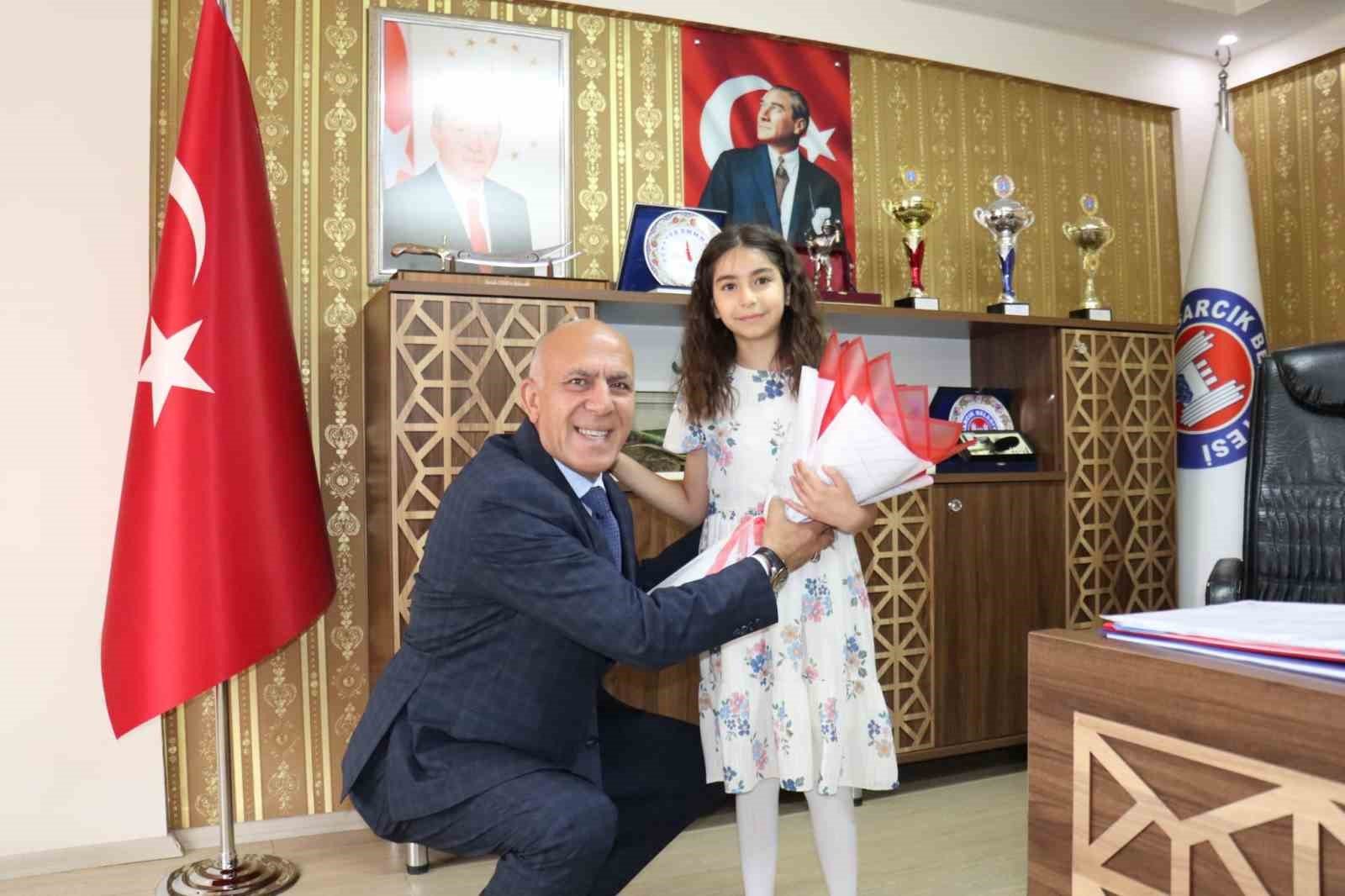 bilecik-haber_hisarcik-ta-makamlar-kiz-ogrencilere-emanet-824.jpg