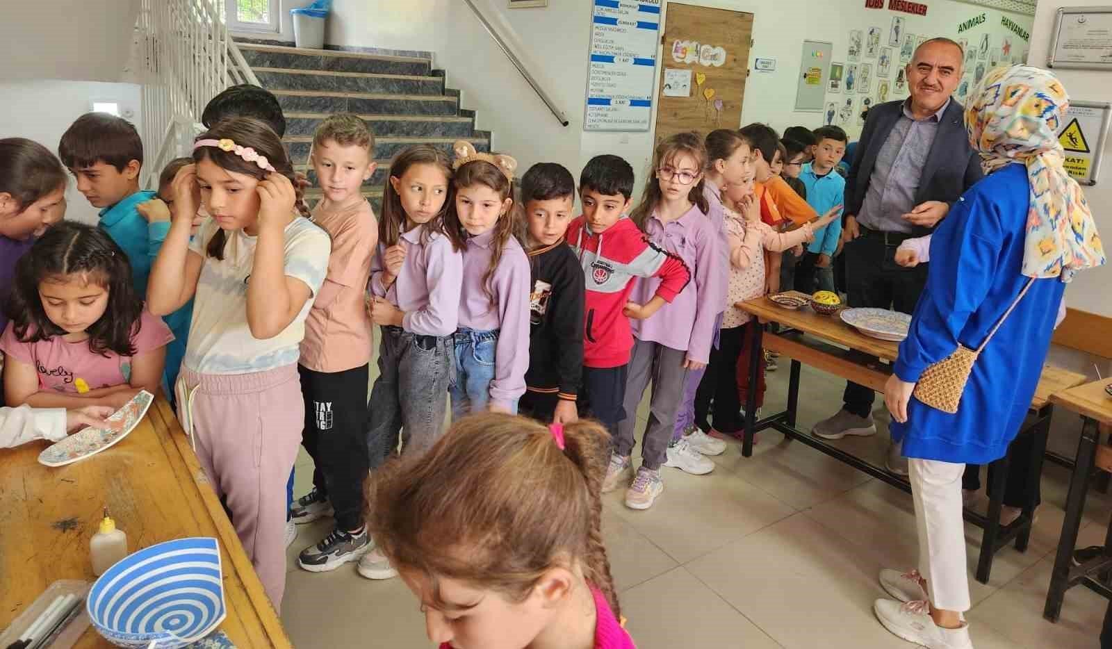 bilecik-haber_hisarcik-ta-ogrencilere-cini-sanati-tanitildi-619.jpg