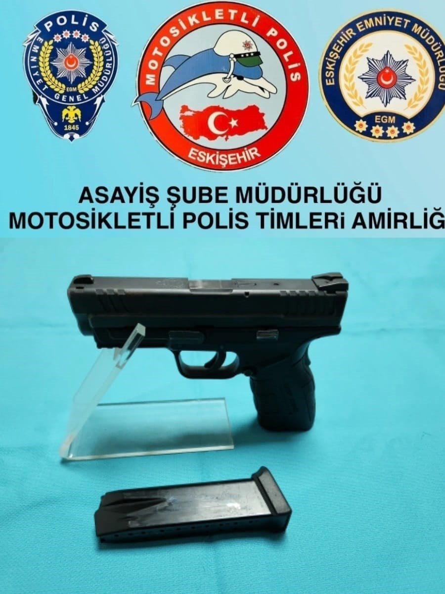 bilecik-haber_huzur-ve-guven-operasyonunda-3-adet-silah-ele-gecirildi-106718.jpg