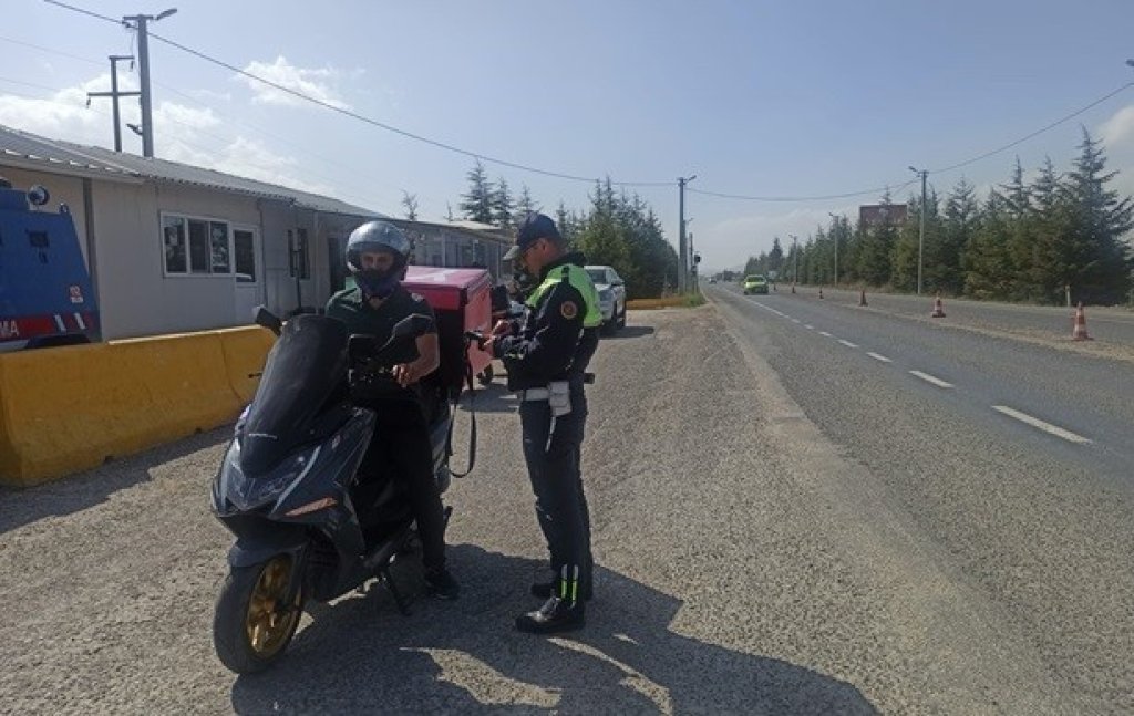 bilecik-haber_jandarmanin-trafik-denetiminde-1-milyon-537-bin-tl-ceza-yazildi-1615.jpg