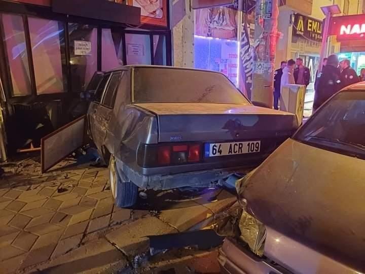 bilecik-haber_kontrolden-cikan-otomobil-dukkana-daldi-1-yarali-107264.jpg