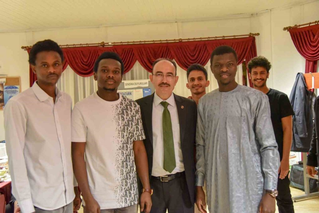 bilecik-haber_kultur-arasi-etkilesim-kulubu-sudanli-ogrencilerle-program-duzenledi-105456.jpg