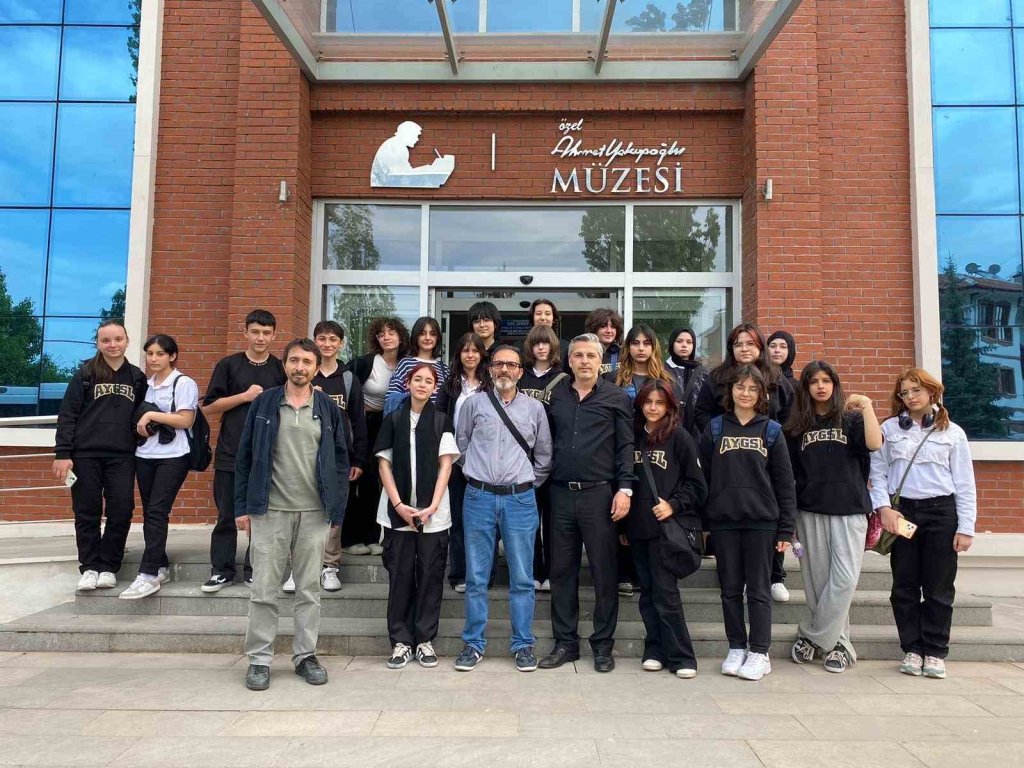 bilecik-haber_kutahya-ahmet-yakupoglu-guzel-sanatlar-lisesi-ogrencileri-bahar-nefesi-calistayi-nda-1586.jpg