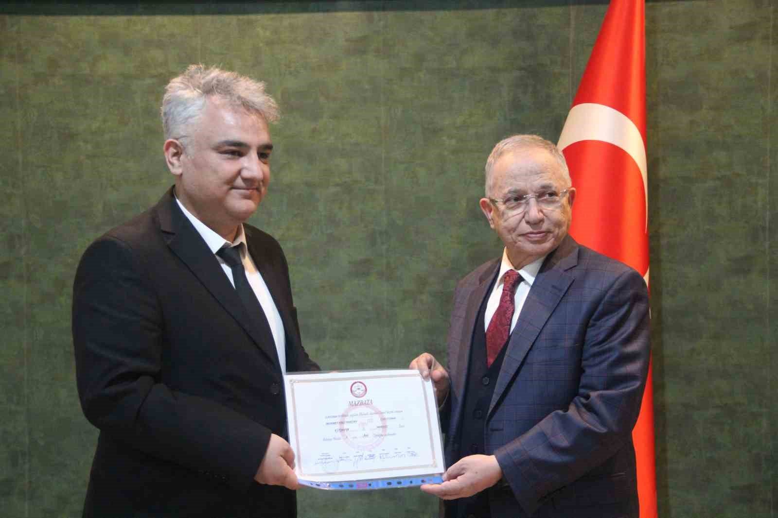 bilecik-haber_kutahya-da-ak-parti-meclis-uyeleri-mazbatalarini-teslim-aldi-106653.jpg