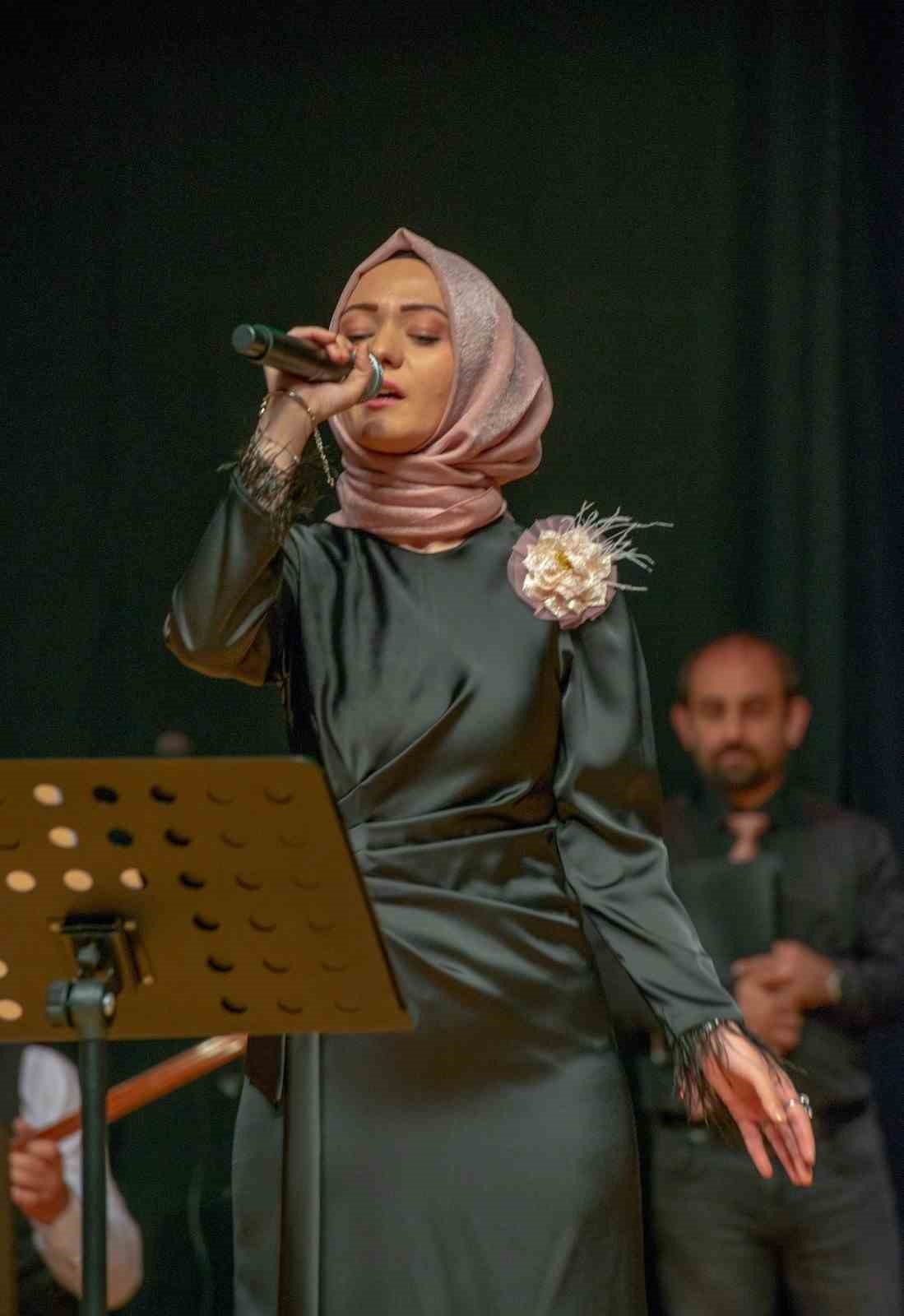 bilecik-haber_kutahya-da-anadolu-dan-ezgiler-konseri-650.jpg