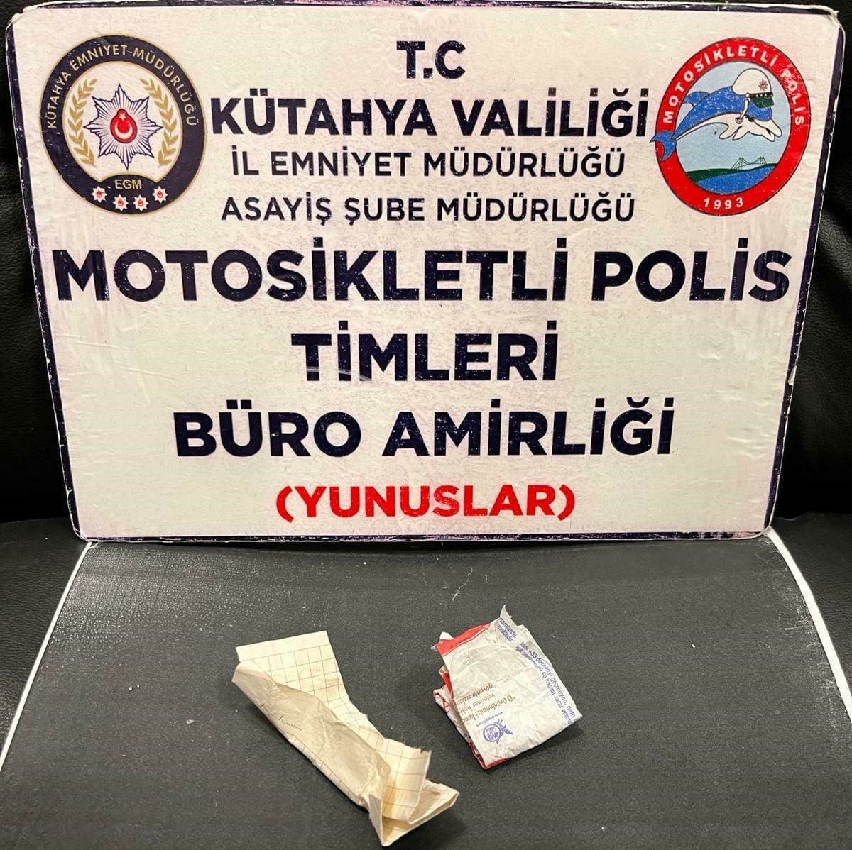 bilecik-haber_kutahya-da-yunus-timleri-bir-sahsin-uzerinde-uyusturucu-ele-gecirdi-106670.jpg
