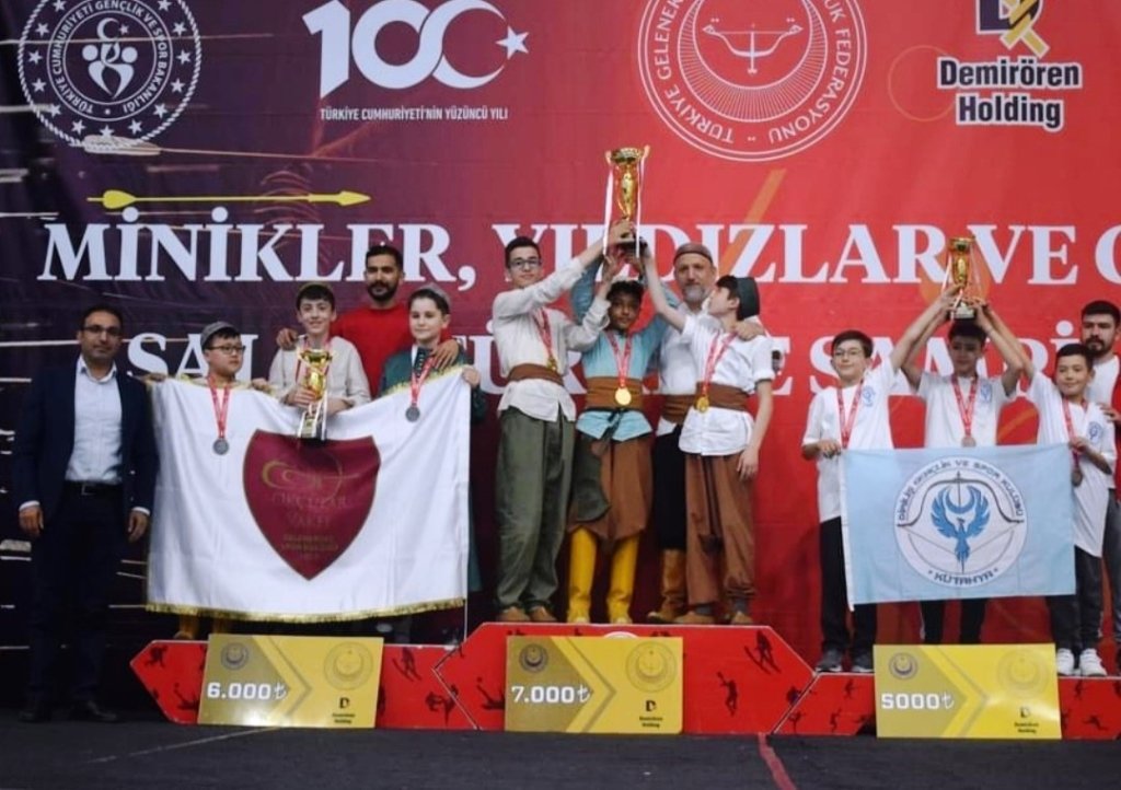 bilecik-haber_kutahya-dirilis-spor-kulubu-okcularindan-turkiye-ucunculugu-1485.jpg