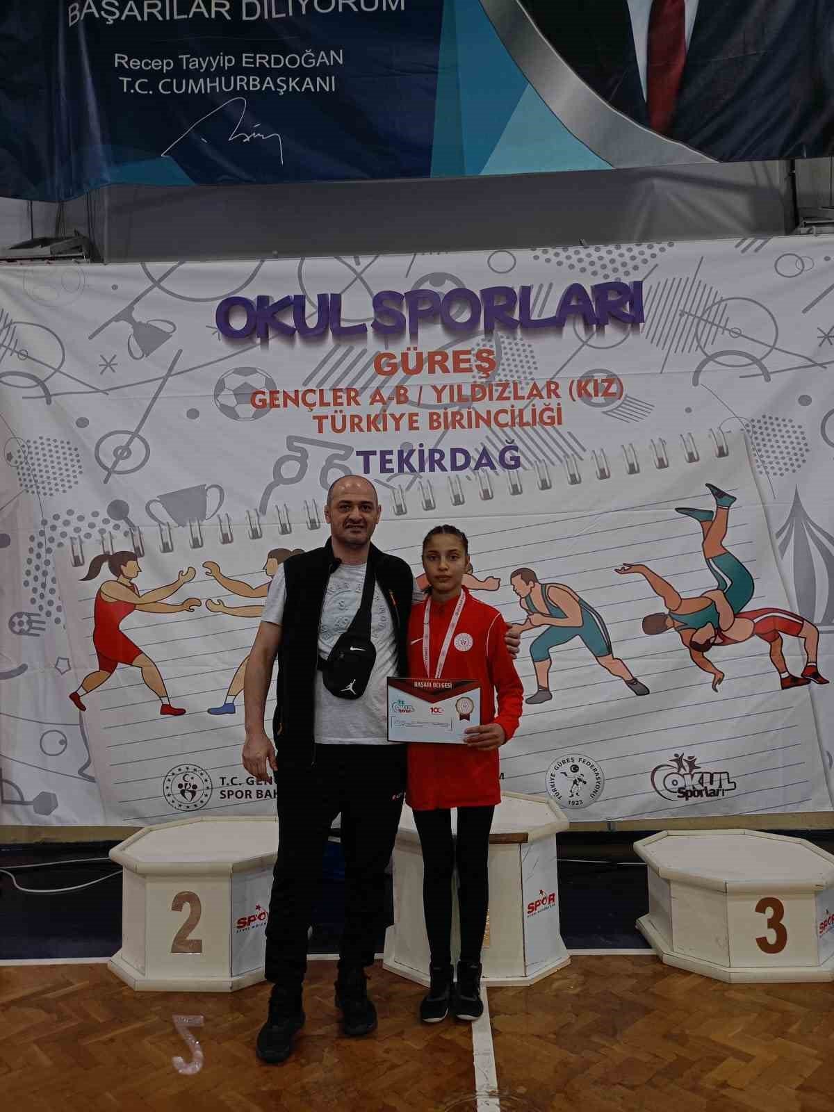 bilecik-haber_minderin-sultanlari-zirveyi-birakmiyor-237.jpg