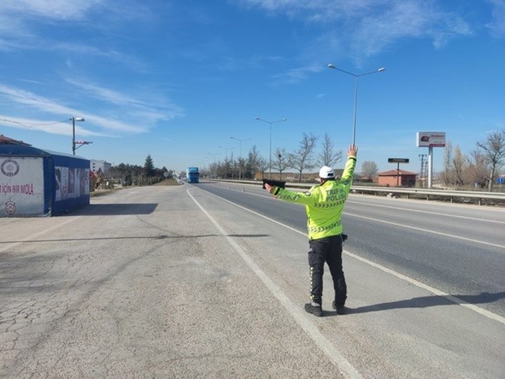 bilecik-haber_polis-ekiplerinin-trafik-denetiminde-ceza-yagdi-1626.jpg