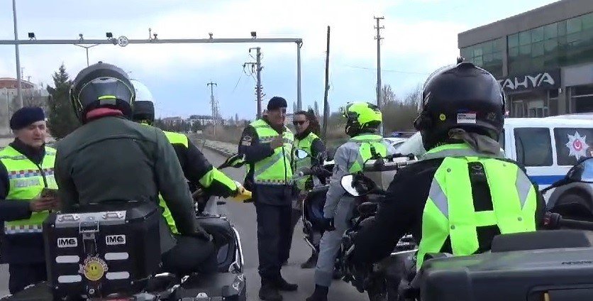 bilecik-haber_tavsanli-da-bayram-arifesi-trafik-denetimleri-ve-uyarilari-106753.jpg