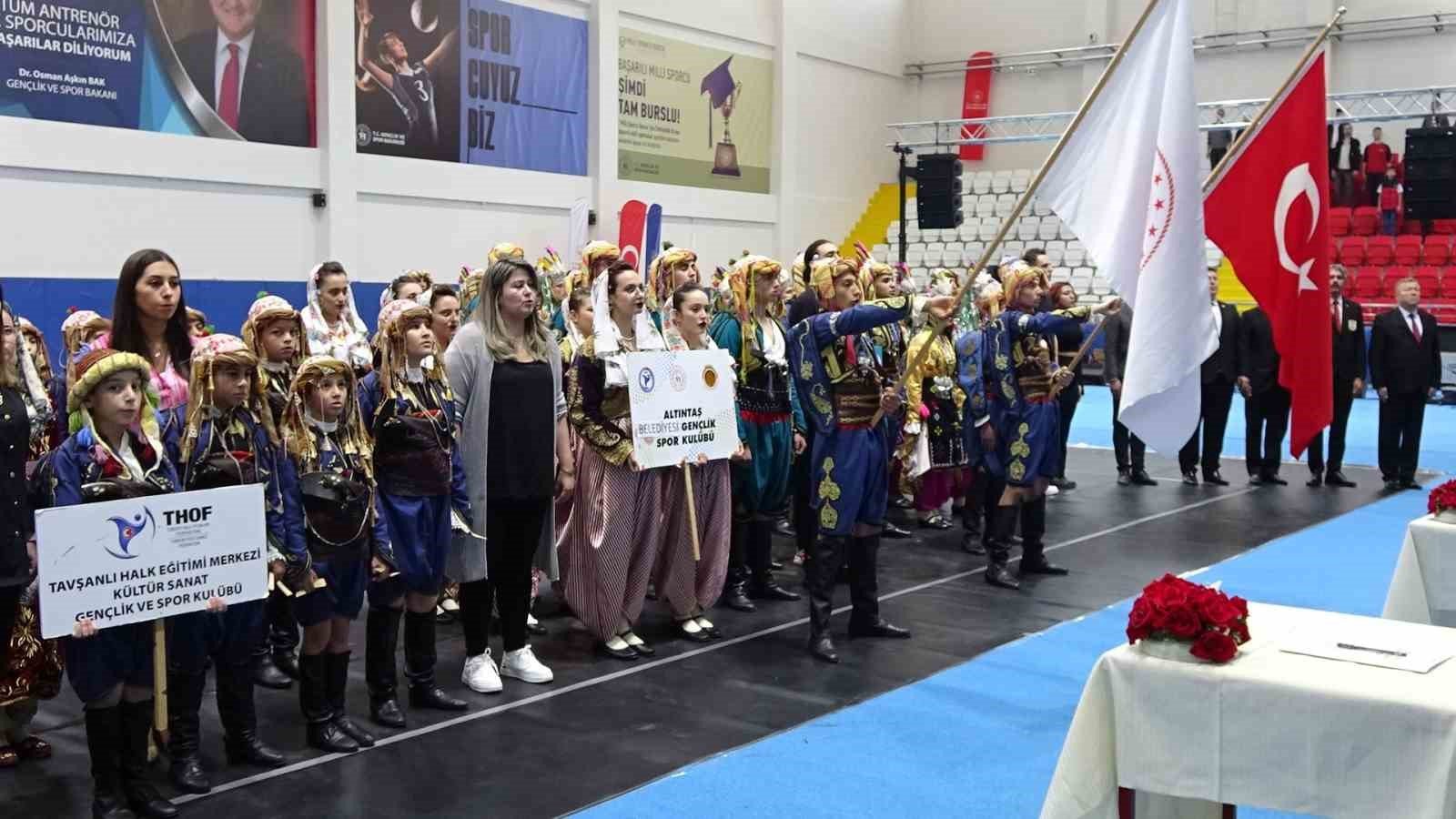 bilecik-haber_tavsanli-da-kulupler-arasi-halk-oyunlari-birinciligi-gerceklesti-105690.jpg
