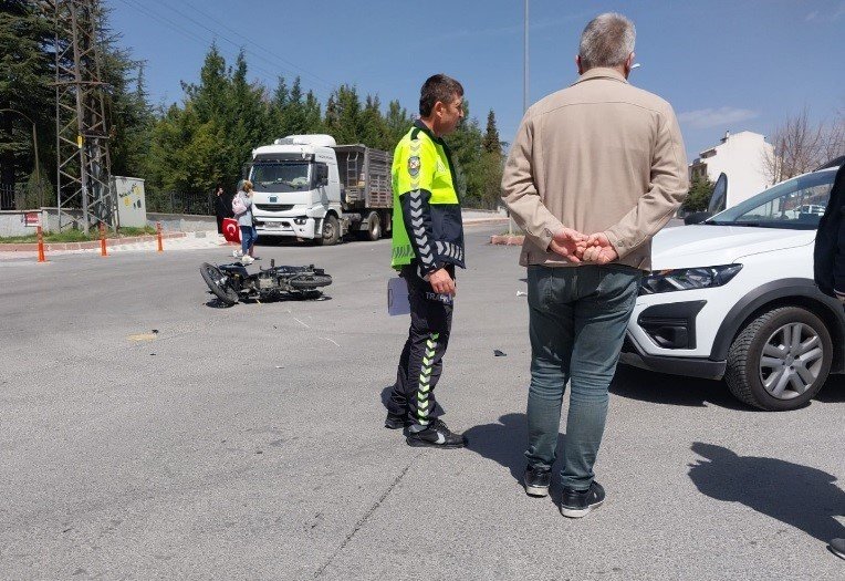 bilecik-haber_tavsanli-da-trafik-kazasi-1-yarali-105902.jpg