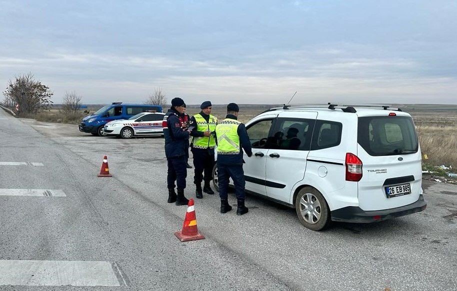 bilecik-haber_trafik-denetimlerinde-11-milyon-715-bin-603-tl-ceza-kesildi-107528.jpg