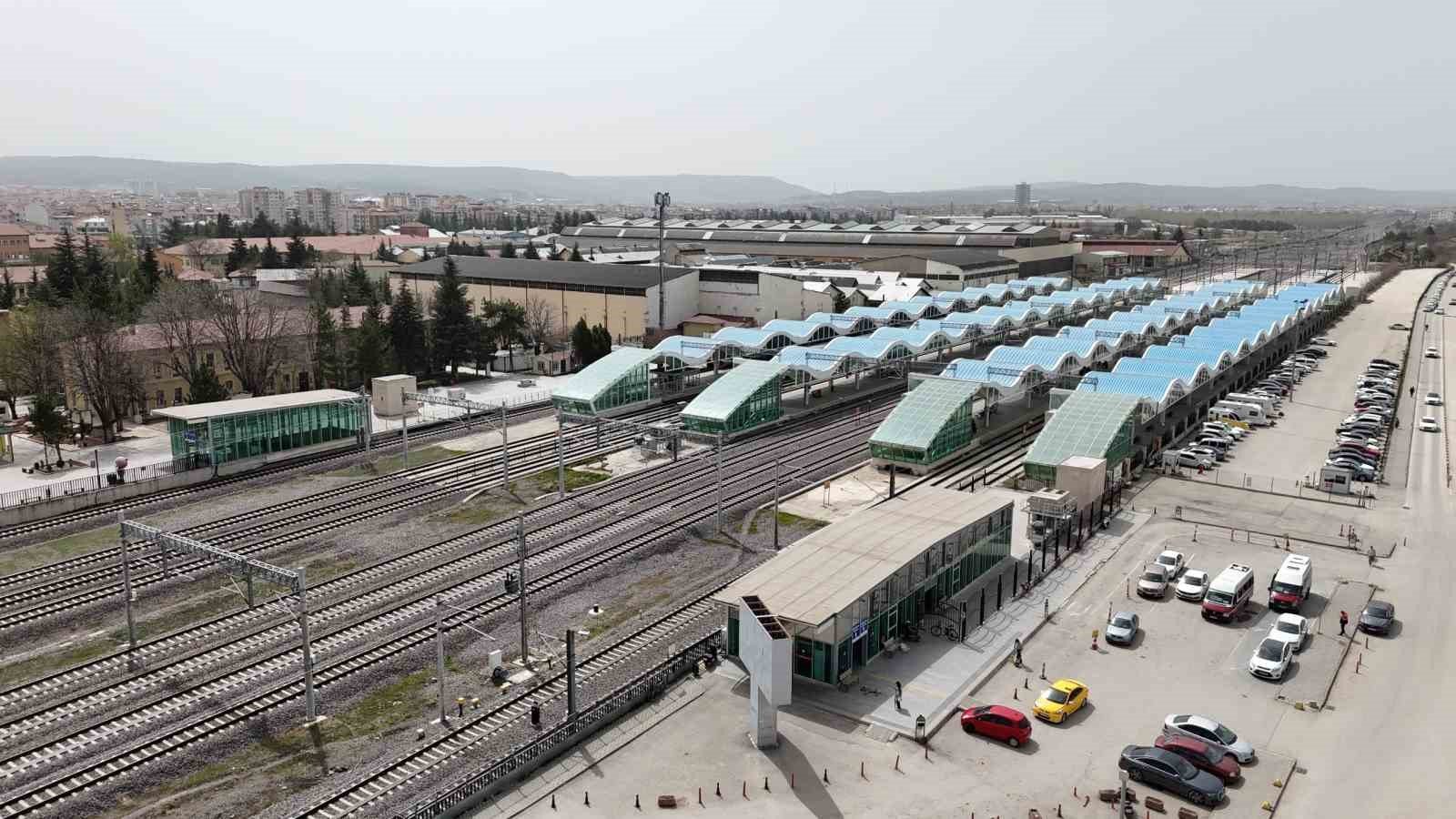 bilecik-haber_yuksek-hizli-tren-de-ramazan-bayrami-icin-yer-kalmadi-106019.jpg