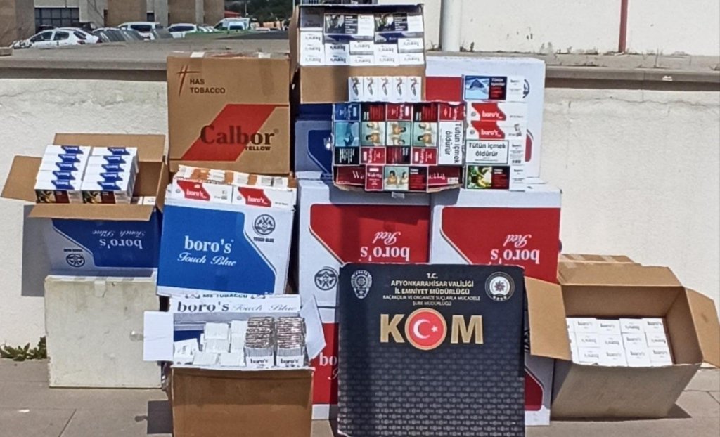 bilecik-haber_465-paket-kacak-sigara-ile-200-bin-adet-bos-makaron-ele-gecirildi-2432.jpg