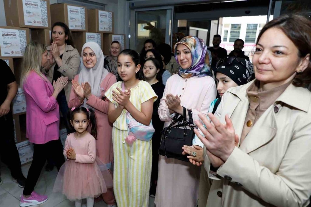 bilecik-haber_afyonkarahisar-belediyesi-colyak-hastalarini-unutmadi-5028.jpg