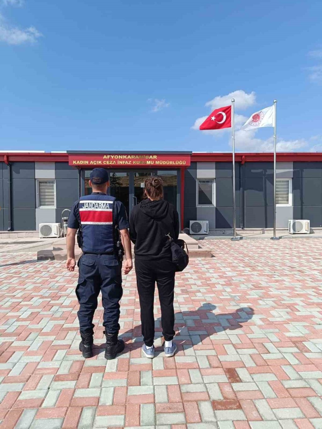 bilecik-haber_afyonkarahisar-kacak-sahis-yakaladi-7360.jpg