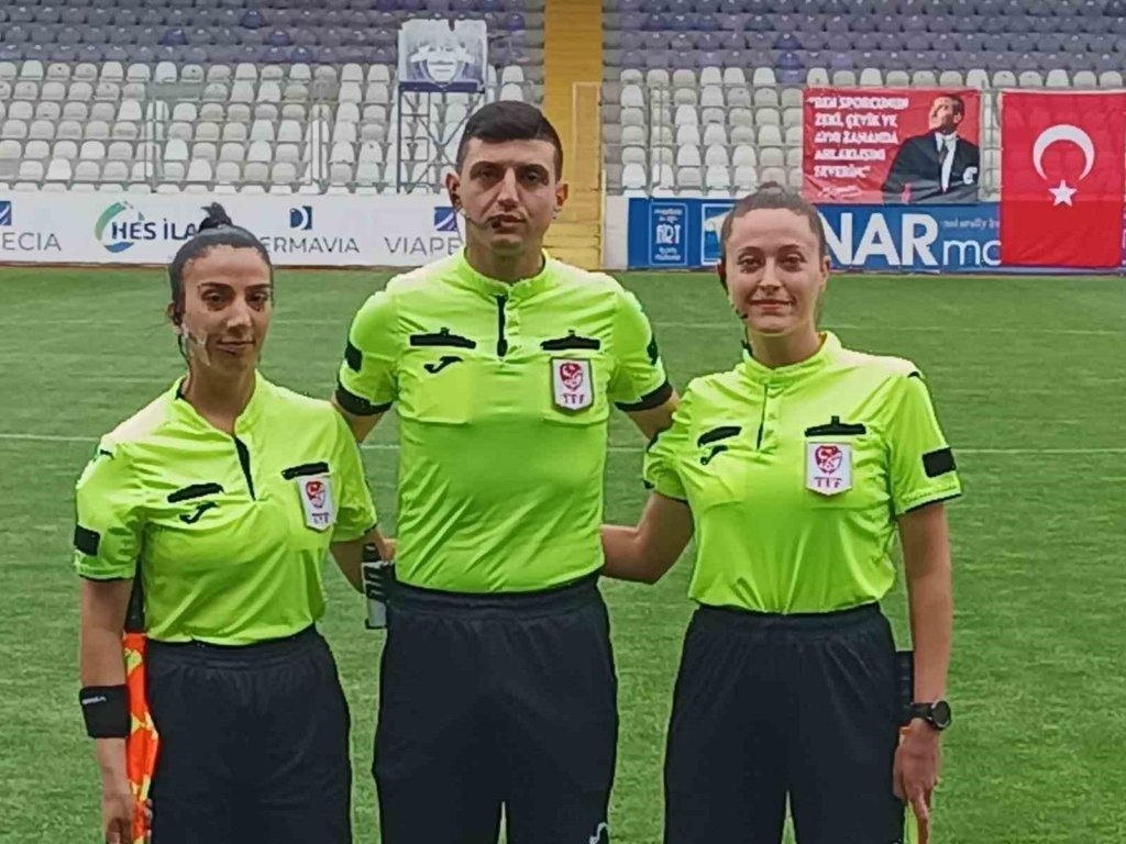 bilecik-haber_afyonlu-hakemlerin-buyuk-basarisi-4310.jpg