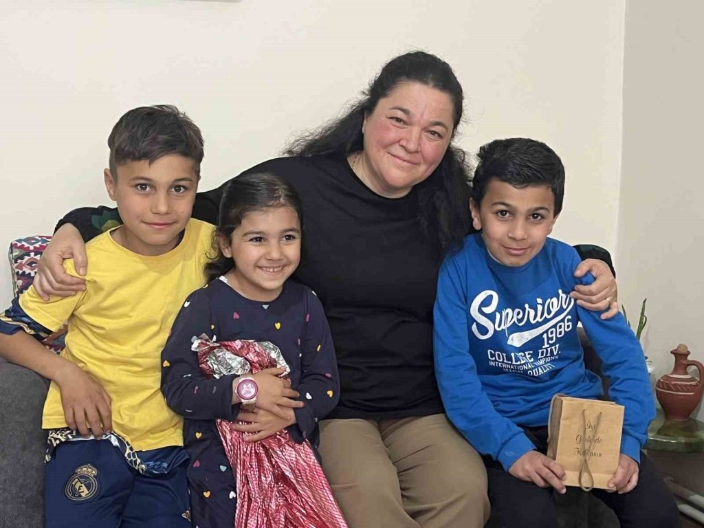 bilecik-haber_anne-olamayinca-yuzlerce-engelli-kimsesiz-ve-yoksul-cocugu-evladi-gibi-bagrina-basti-3715.jpg