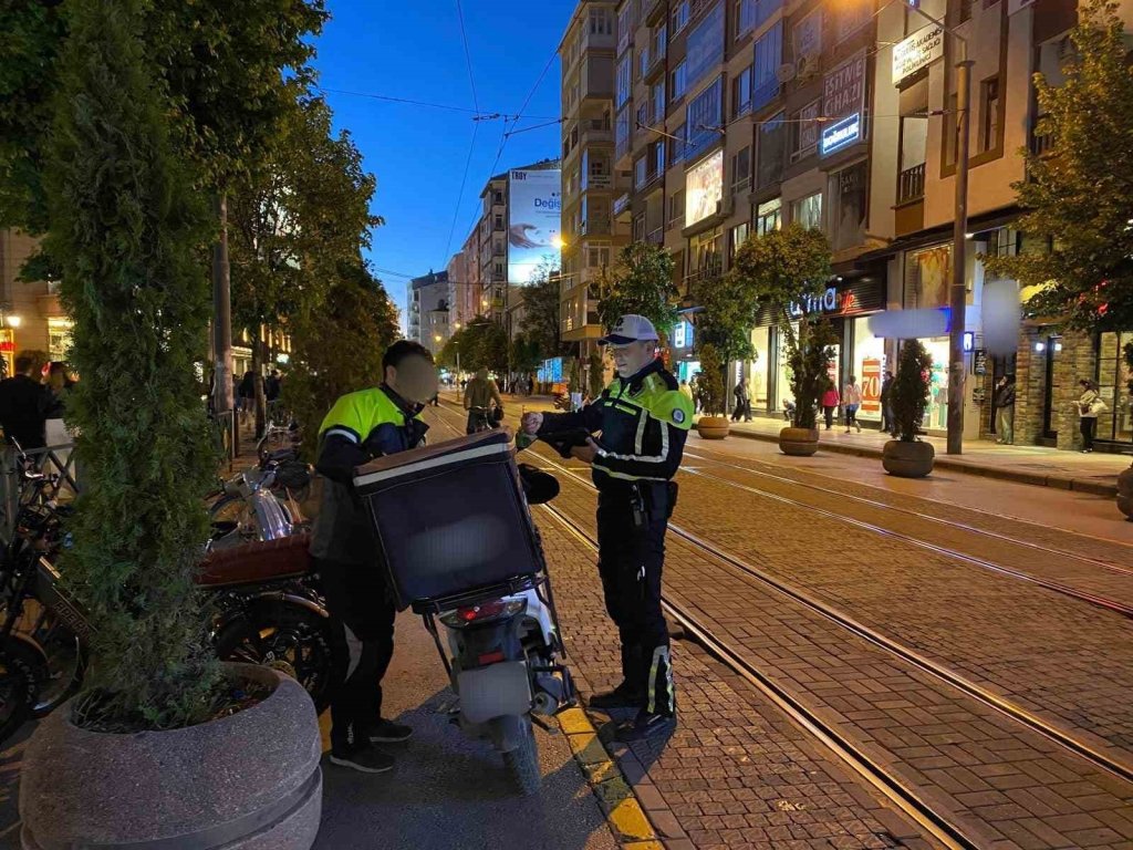 bilecik-haber_arac-trafigine-kapali-bolgeleri-kullanan-motosiklet-ve-motorlu-bisiklet-suruculerine-108-bin-856-tl-ceza-kesildi-2767.jpg