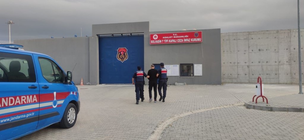 bilecik-haber_aranan-sahis-saklandigi-koyde-yakalandi-3997.jpg