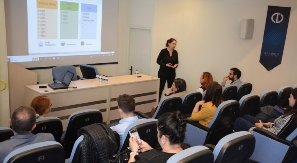 bilecik-haber_arinkom-tto-dan-doktora-tez-danismanlarina-yonelik-teknoloji-transfer-ofisi-surecleri-bilgilendirme-toplantisi-3777.jpg
