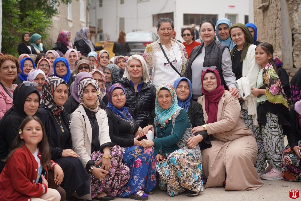 bilecik-haber_baskan-subasi-hidirellez-senliklerinde-vatandaslarla-bulusuyor-3877.jpg