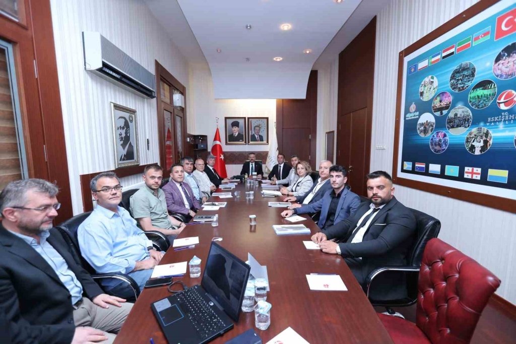 bilecik-haber_beylikova-besi-organize-sanayi-mutesebbis-heyeti-toplantisi-gerceklestirdi-5674.jpg