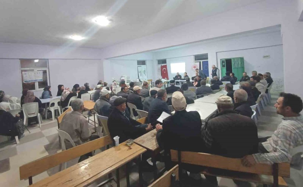 bilecik-haber_cavdarhisar-da-ciftcilere-yonelik-bilgilendirme-toplantisi-4360.jpg