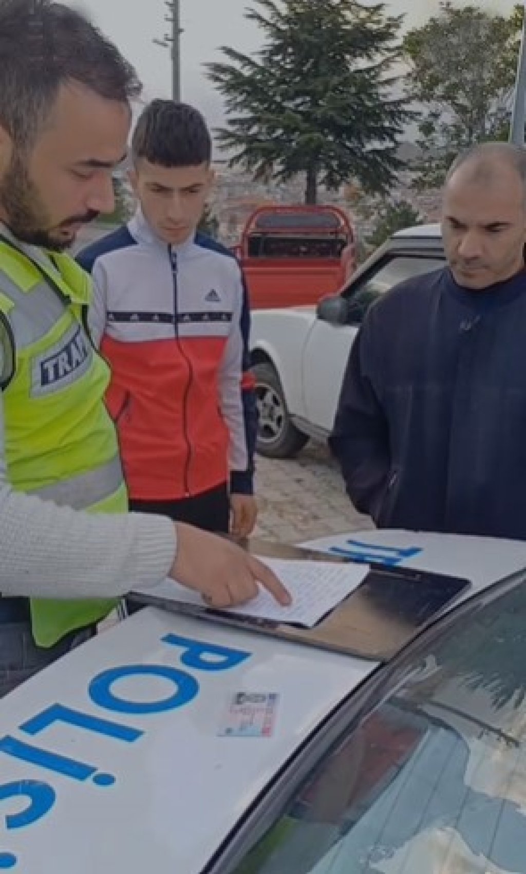 bilecik-haber_drift-atan-ehliyetsiz-surucuye-yaptigi-pahaliya-mal-oldu-2387.jpg