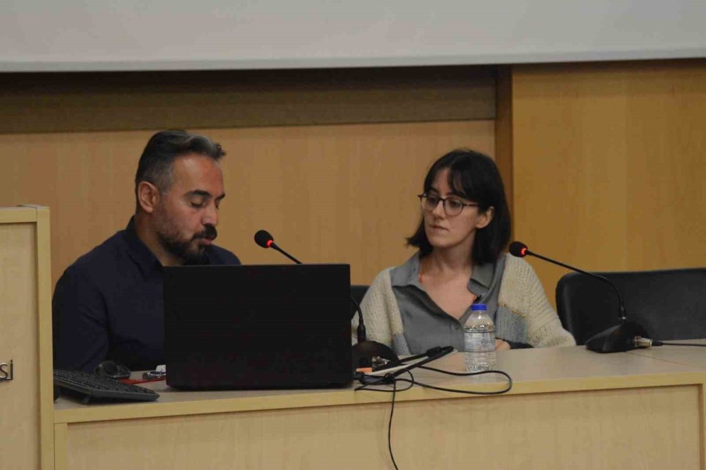 bilecik-haber_edebiyat-fakultesi-nde-kariyer-gunleri-bulusmasi-semineri-gerceklestirildi-7102.jpg