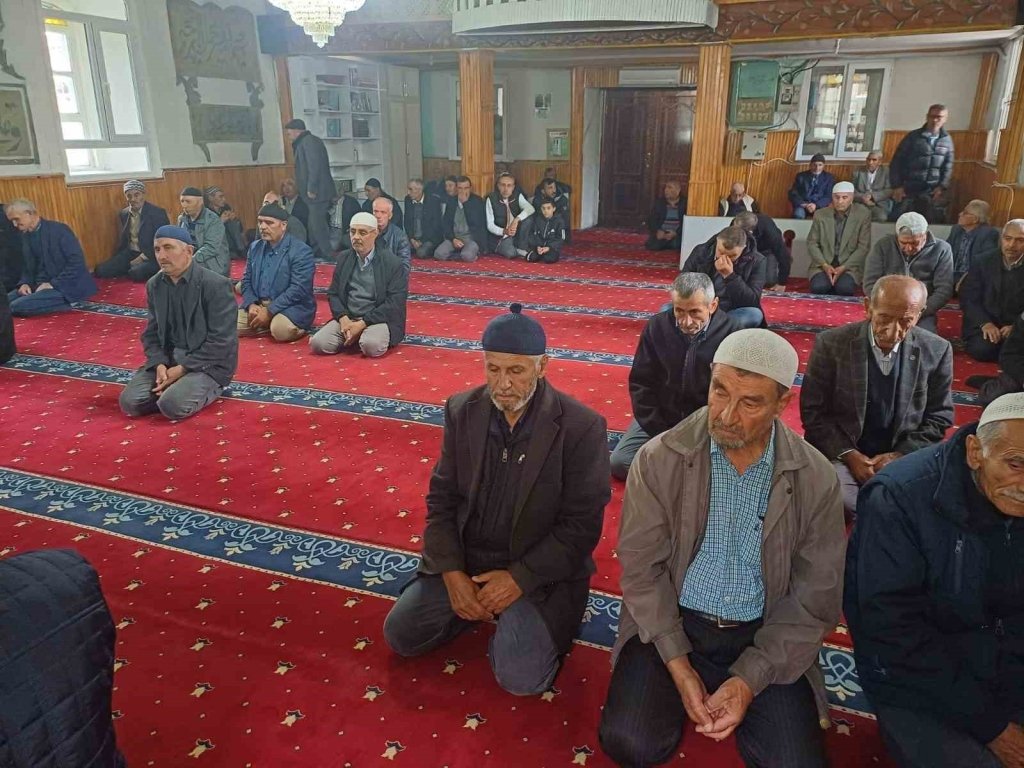 bilecik-haber_emet-esatlar-koyunde-yagmur-duasi-2670.jpg