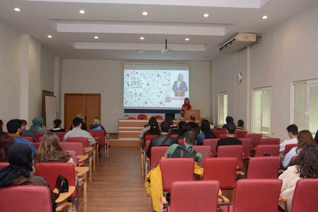 bilecik-haber_emyo-da-emlak-sektorunde-deneyimler-ve-dogru-iletisimin-onemi-semineri-duzenlendi-2302.jpg