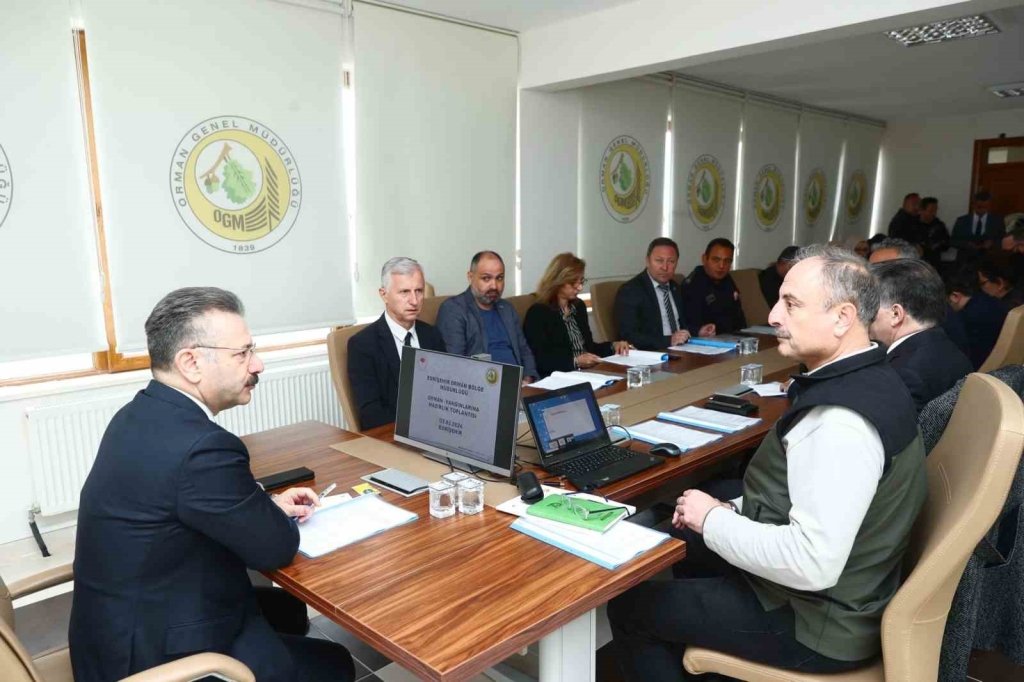 bilecik-haber_eskisehir-orman-yanginlari-ile-mucadele-komisyonu-toplantisi-gerceklestirilirdi-2472.jpg