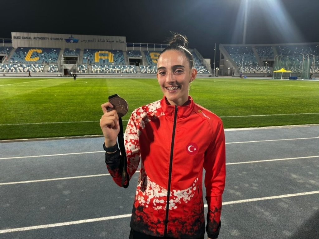 bilecik-haber_eskisehirli-atletizm-sporcusu-u23-akdeniz-sampiyonasi-nda-3-uncu-oldu-5436.jpg