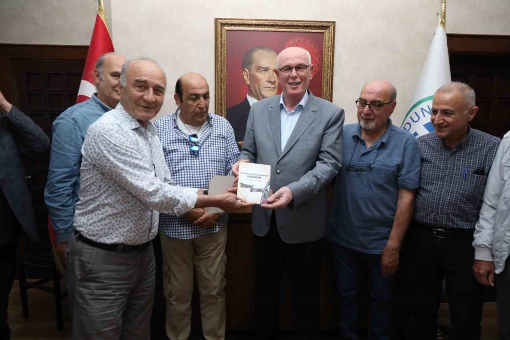 bilecik-haber_hababam-sinifi-nin-oyunculari-baskan-kurt-u-ziyaret-etti-5984.jpg