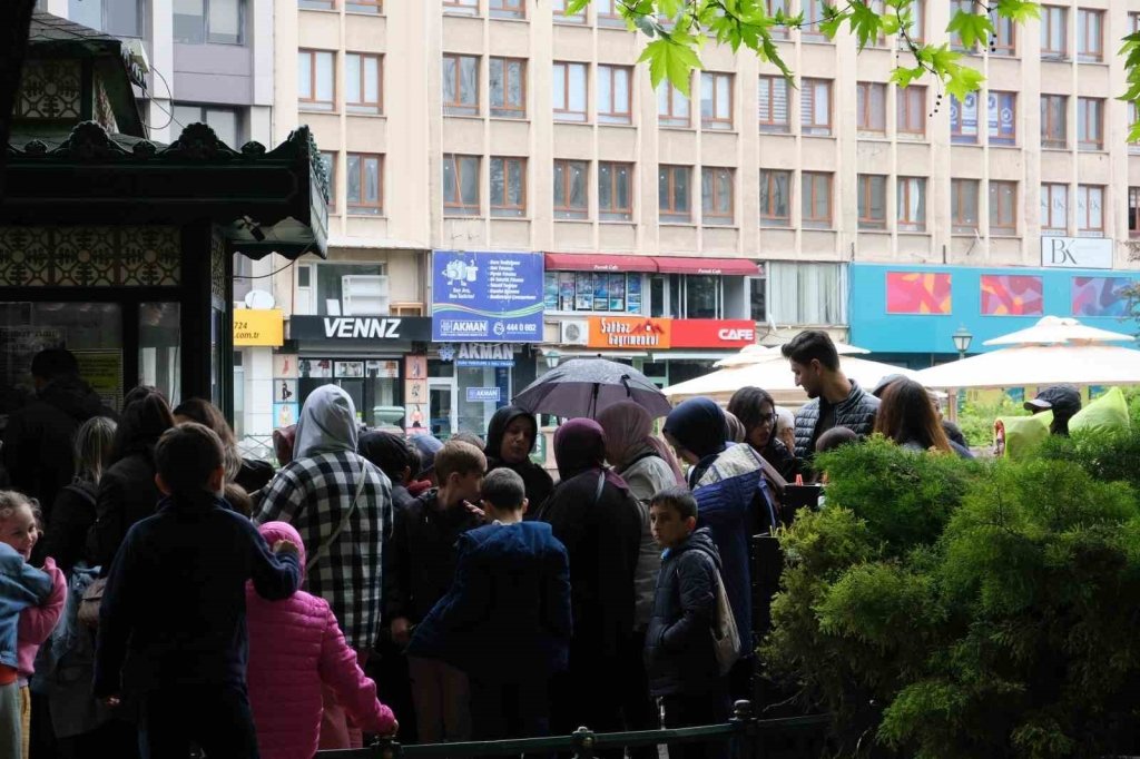 bilecik-haber_hintli-turistler-eskisehir-e-hayran-kaldi-3799.jpg
