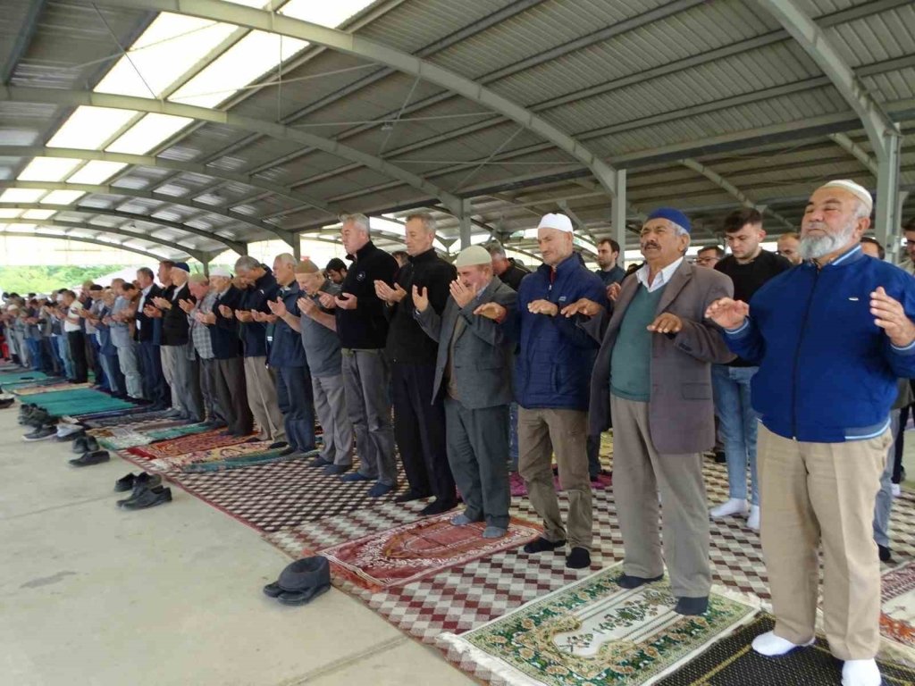 bilecik-haber_hisarcik-ta-geleneksel-yagmur-duasi-6547.jpg