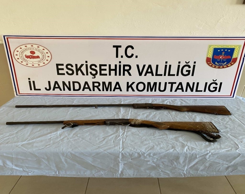 bilecik-haber_jandarma-ruhsatsiz-tabanca-ve-av-tufegi-ele-gecirdi-4898.jpg