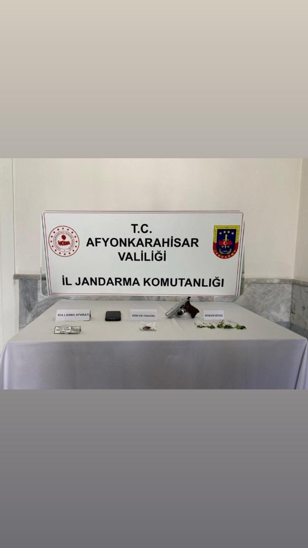 bilecik-haber_jandarma-uyusturucu-ile-kurusiki-tabanca-yakaladi-2386.jpg