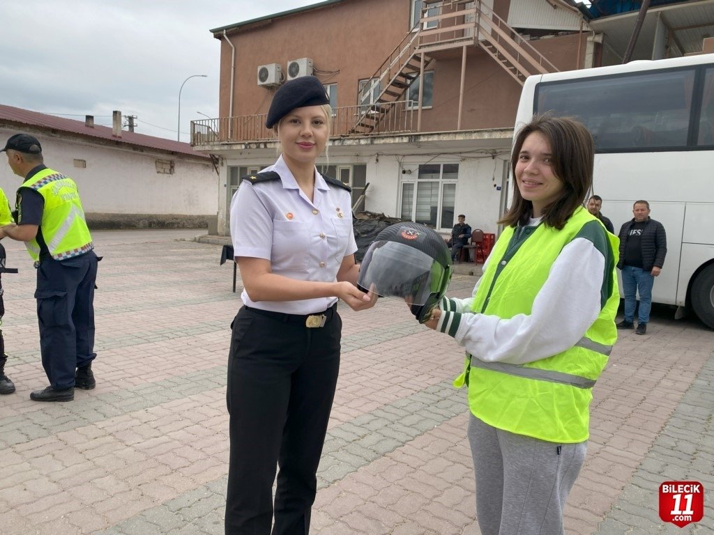 bilecik-haber_jandarmadan-motosiklet-suruculerine-uyari-3862.jpg