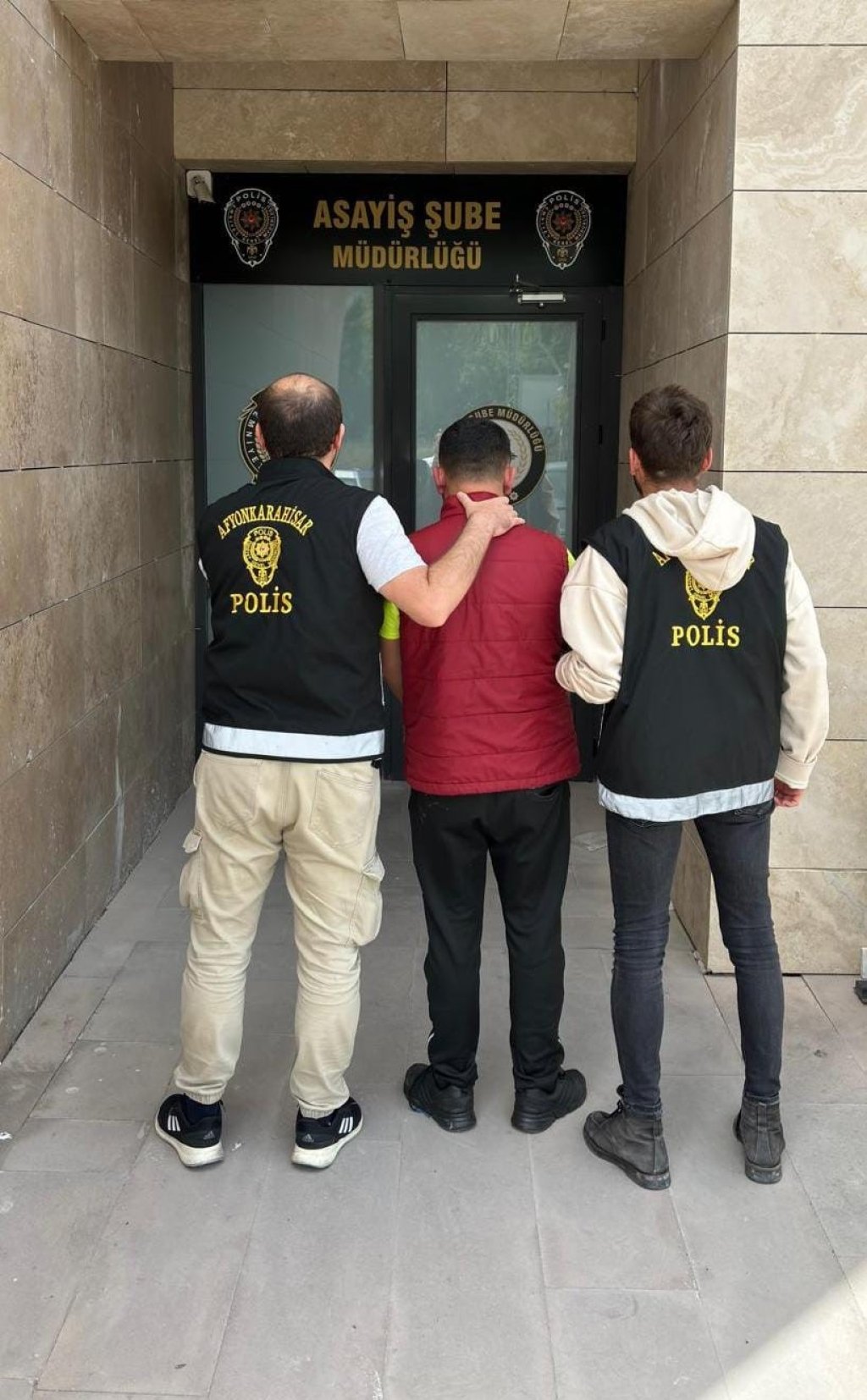 bilecik-haber_kacak-sahis-pazaryerinde-yakalandi-5551.jpg