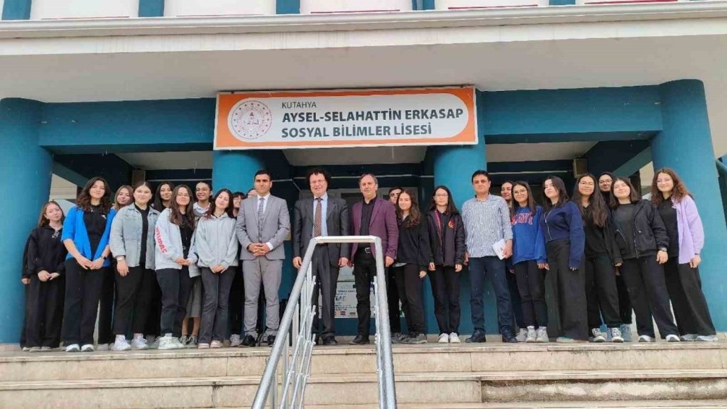 bilecik-haber_kutahya-da-ogretmenlerin-sehirli-olmak-baslikli-atolye-calismasi-2707.jpg