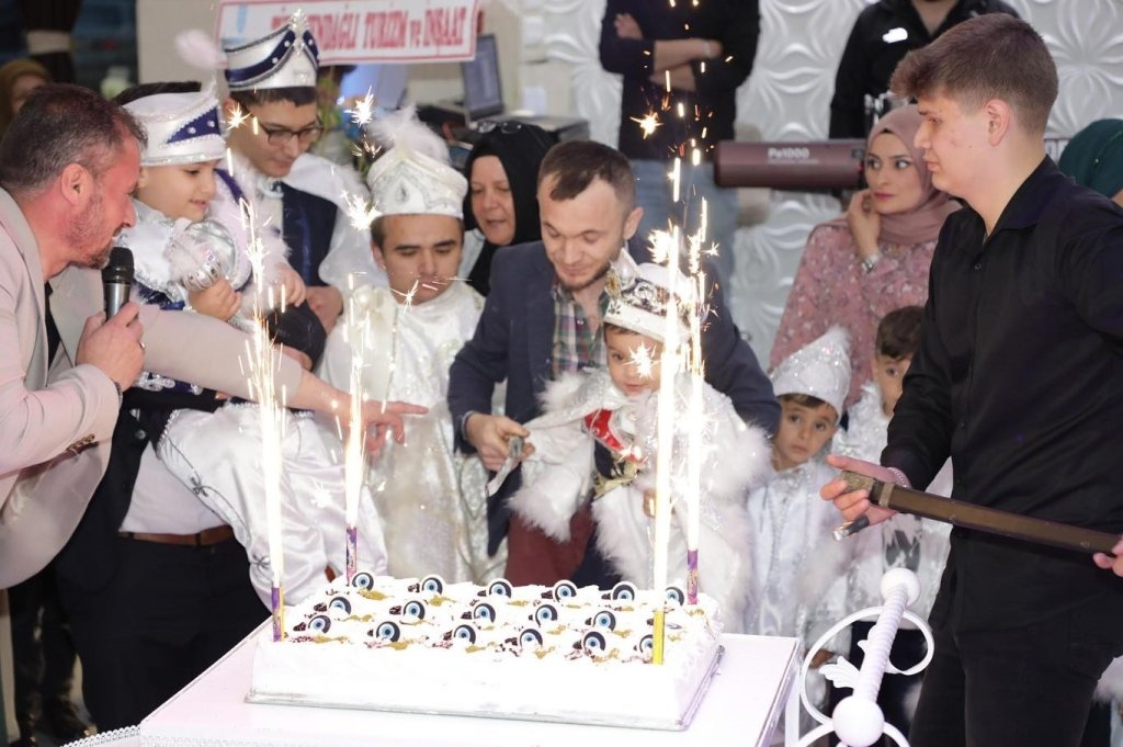bilecik-haber_kutahya-da-ozel-cocuklar-icin-sunnet-merasimi-4123.jpg